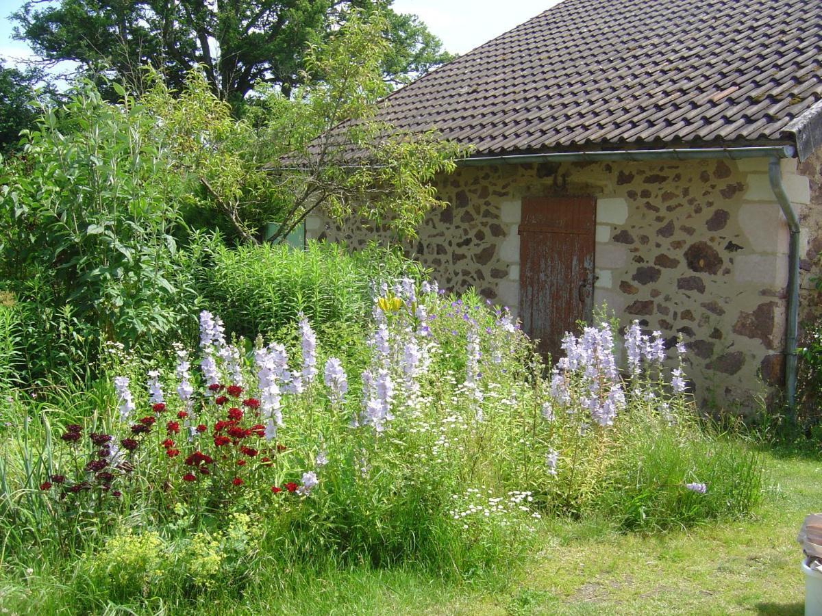Les Trois Chenes Bed & Breakfast Videix Dış mekan fotoğraf